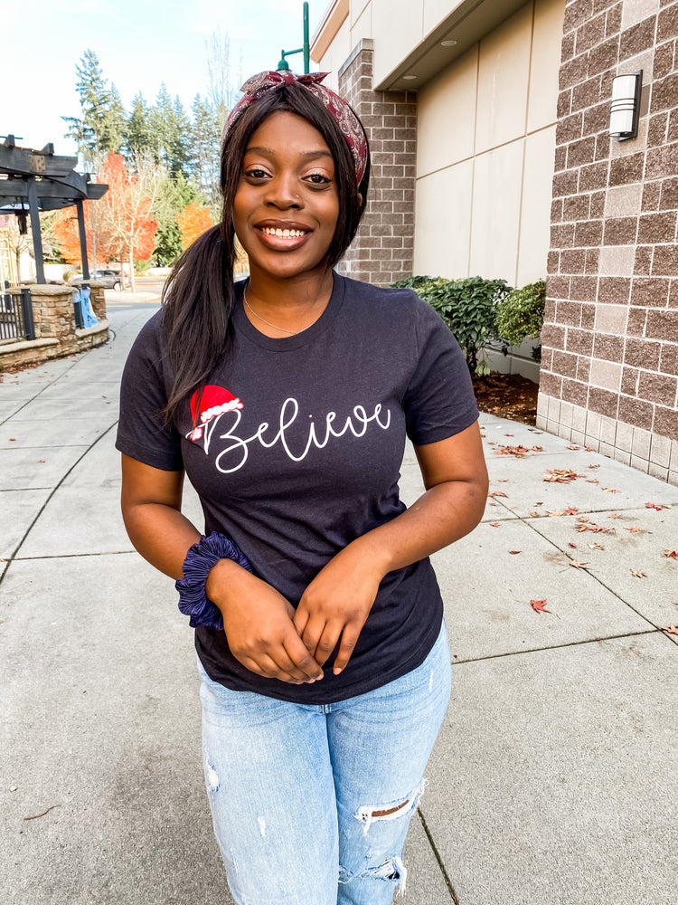 Believe Santa Graphic Tee - Lilac&Lemon